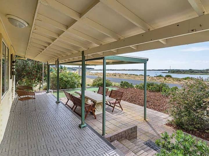 Clayton Bay Holiday Rentals & Homes South Australia, Australia Airbnb