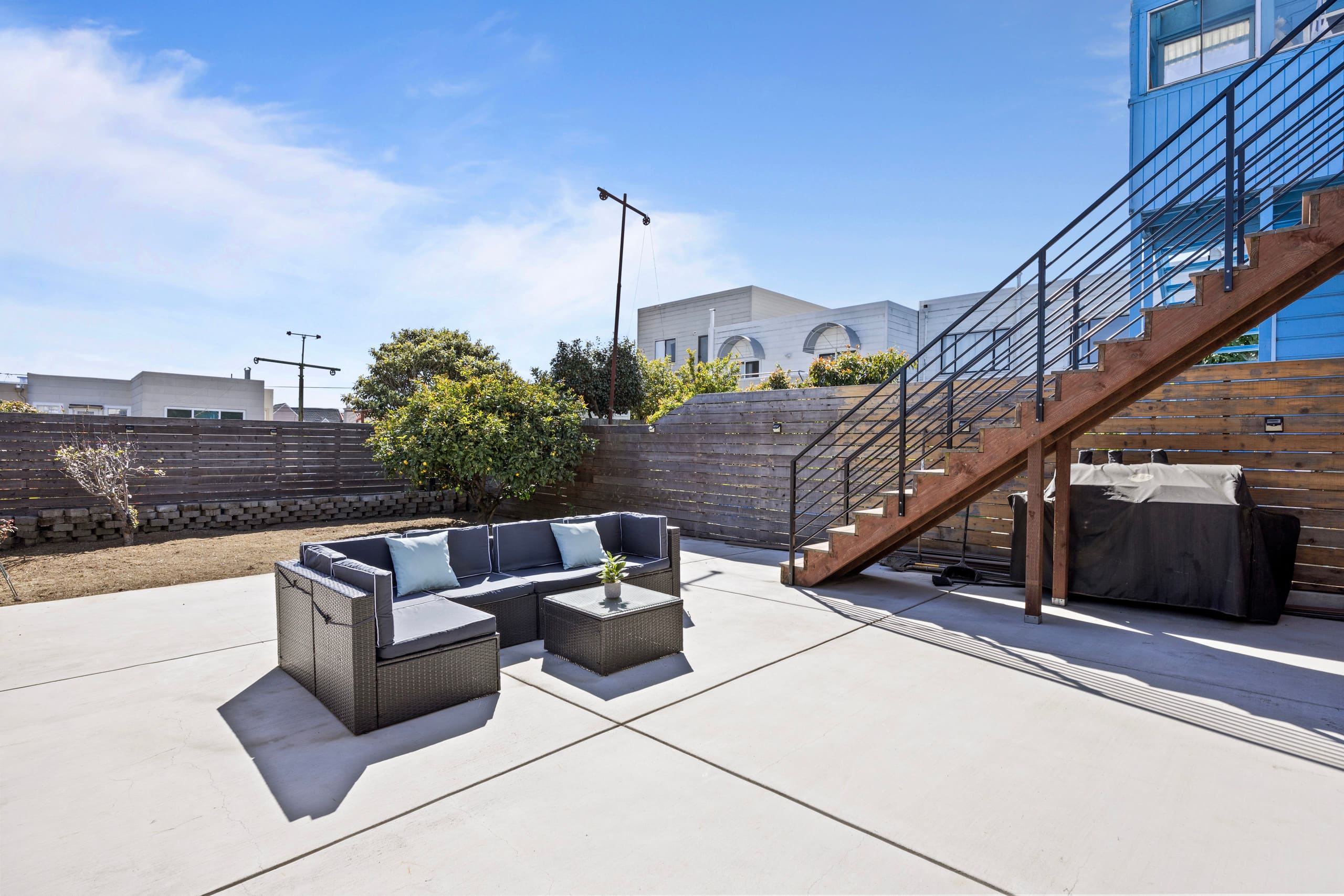Newly Built Modern Luxurious Garden Suite - Image 7