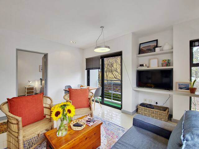 Fully Equipped 2 Bedroom in Green Point gallery image 4