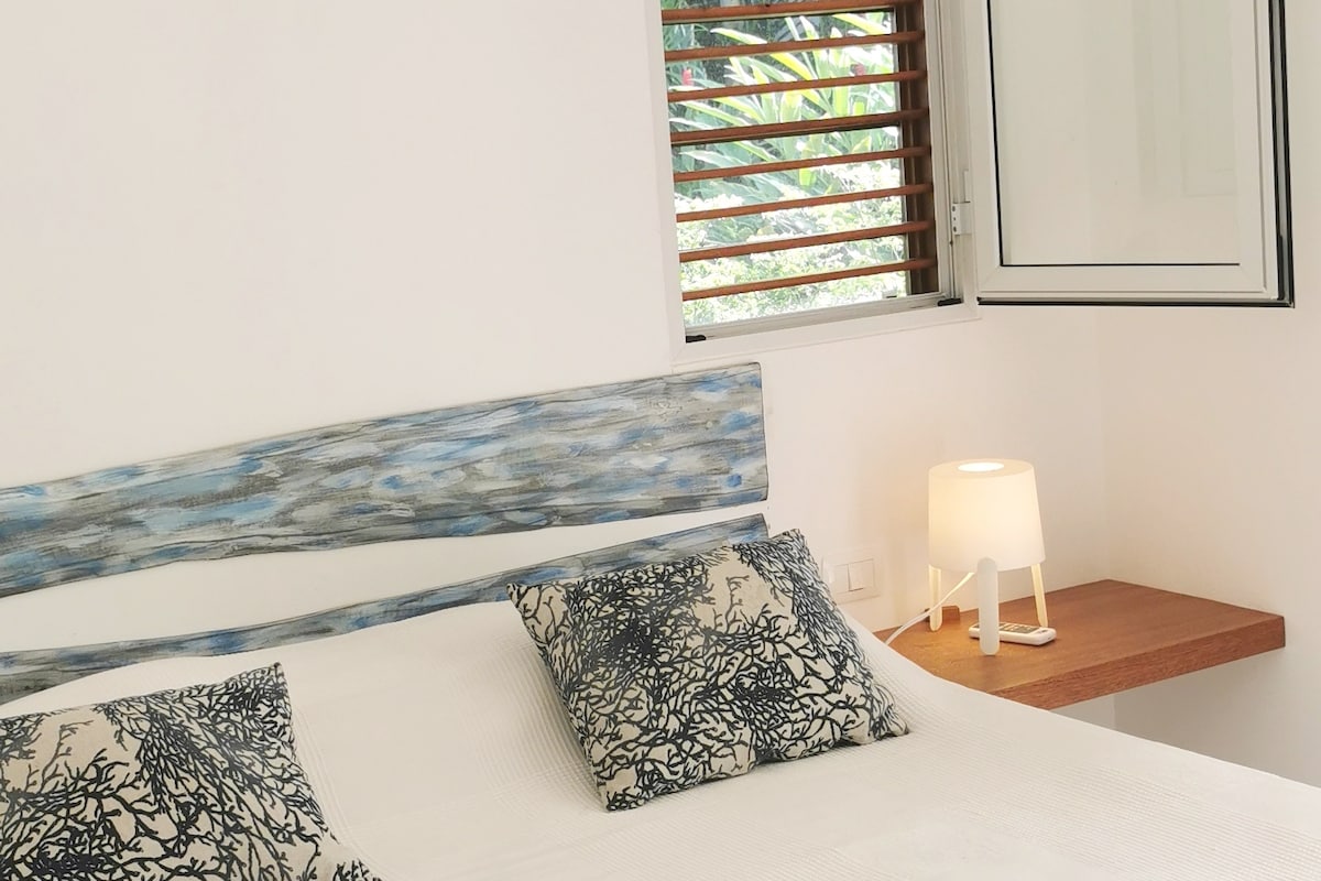 right-blue coral bungalow