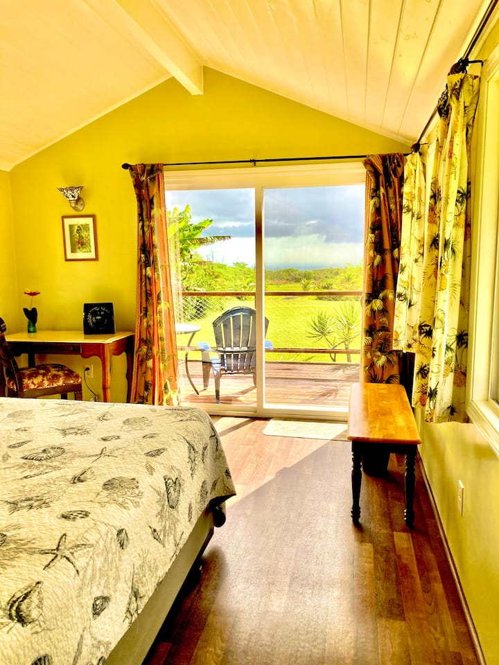 152 × 203 სმ ზომის საწოლი ოკეანის ხედით