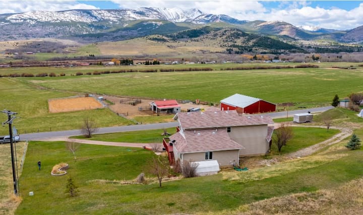 Anaconda Chalet - Discovery Ski just 14 Miles Away - Chalets for Rent