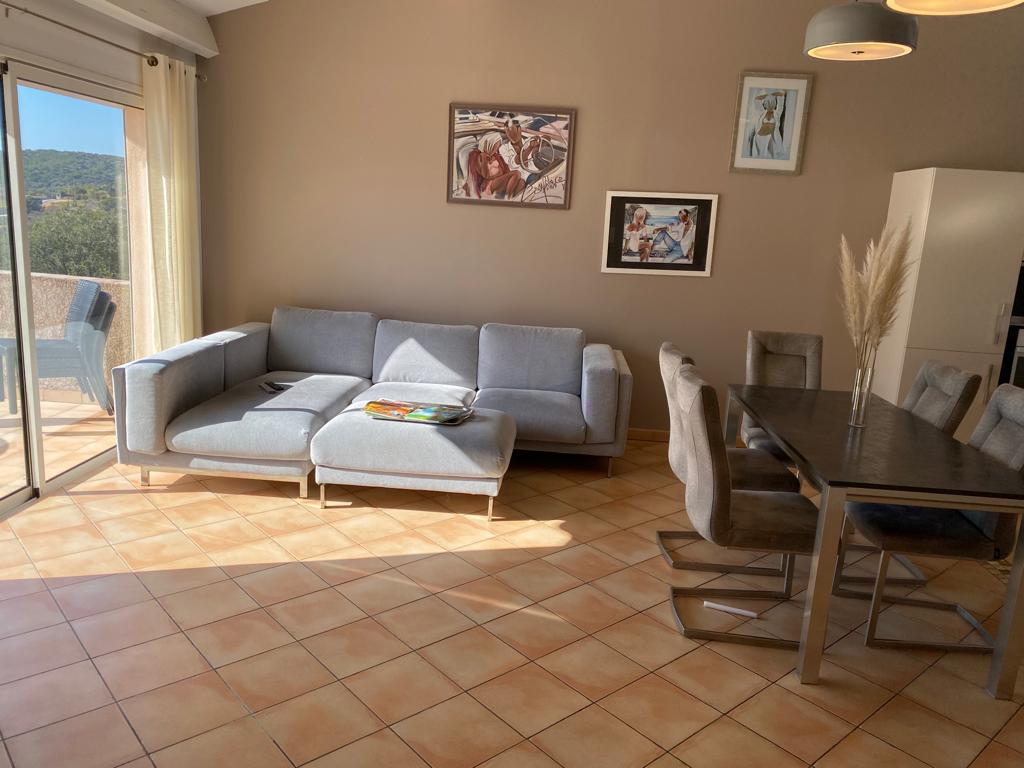 Popular Airbnb listing: Villa 80 m2 Pietrosella Ruppione Beach on foot in Pietrosella