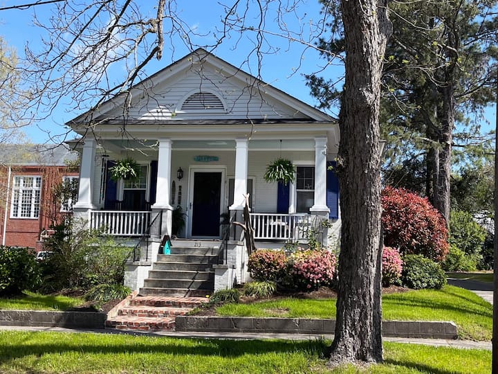 Rose Cottage, Edenton.  Pets