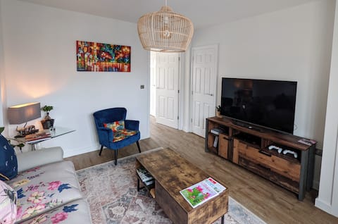 New 2-bedroom house with parking