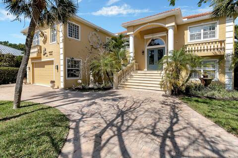 "Pelican Nest" Private Beach & Bay access & Pool