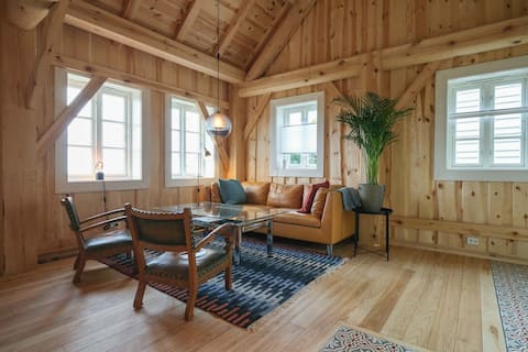 Popular Airbnb listing: Wake up to ocean views! in Karmøy
