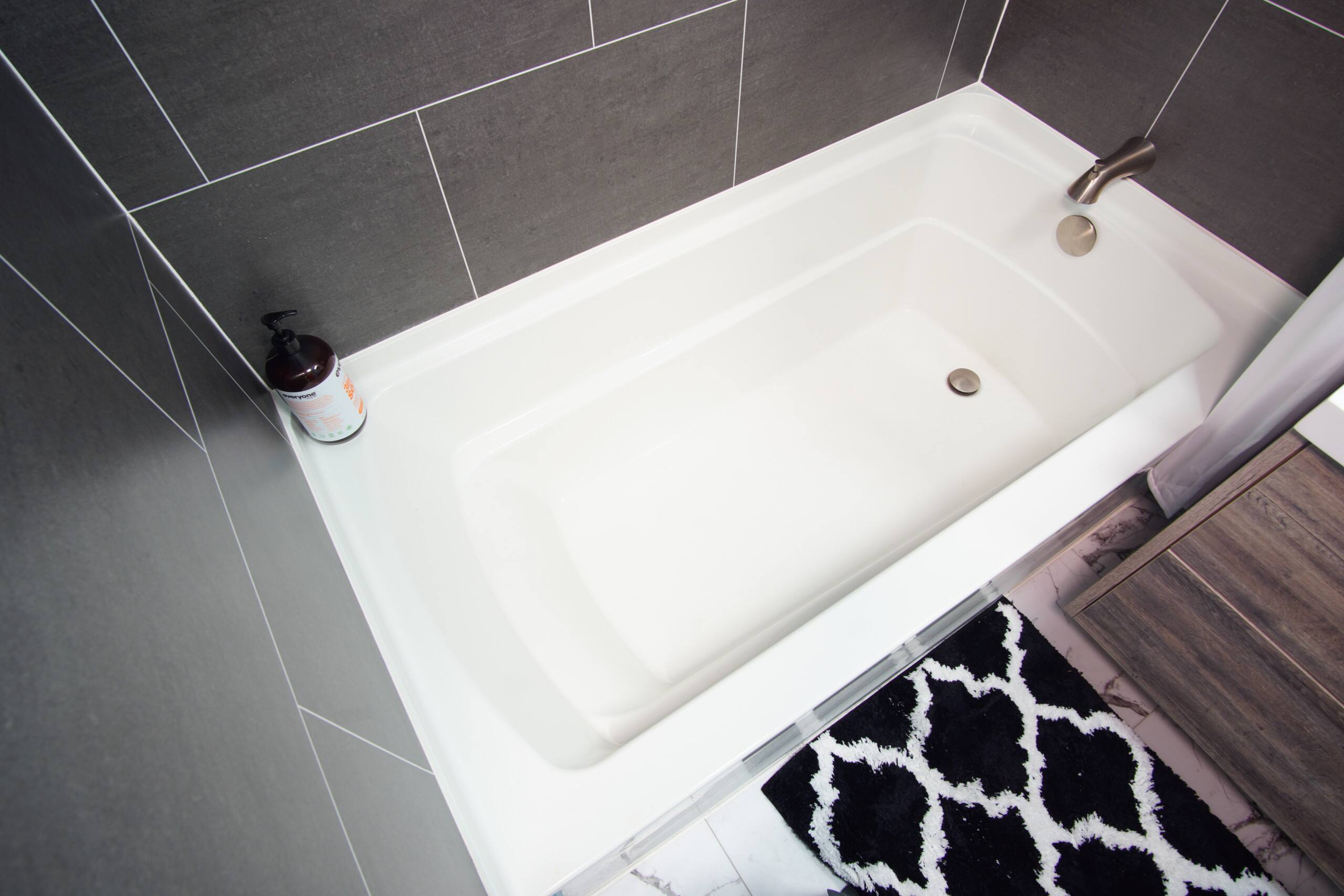 Home in San Francisco · ★4.96 · 3 bedrooms · 3 beds · 1 bath - Image 12