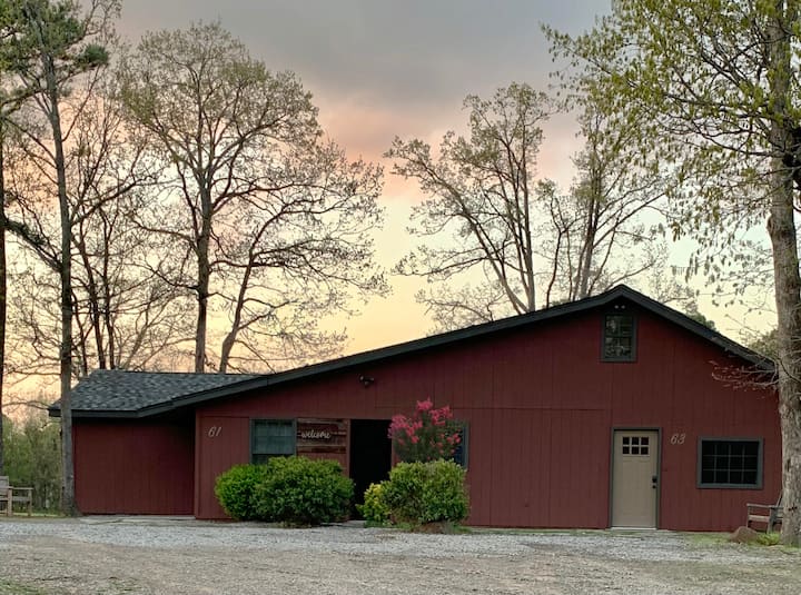 Mount Magazine Cabin Getaway sleeps 4 Cabins for Rent in Paris