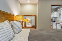 1BR King Suite Near Beach w/Kitchen & WiFi