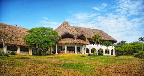 Beautiful Sandarusi Beach House, Tiwi Beach, Diani