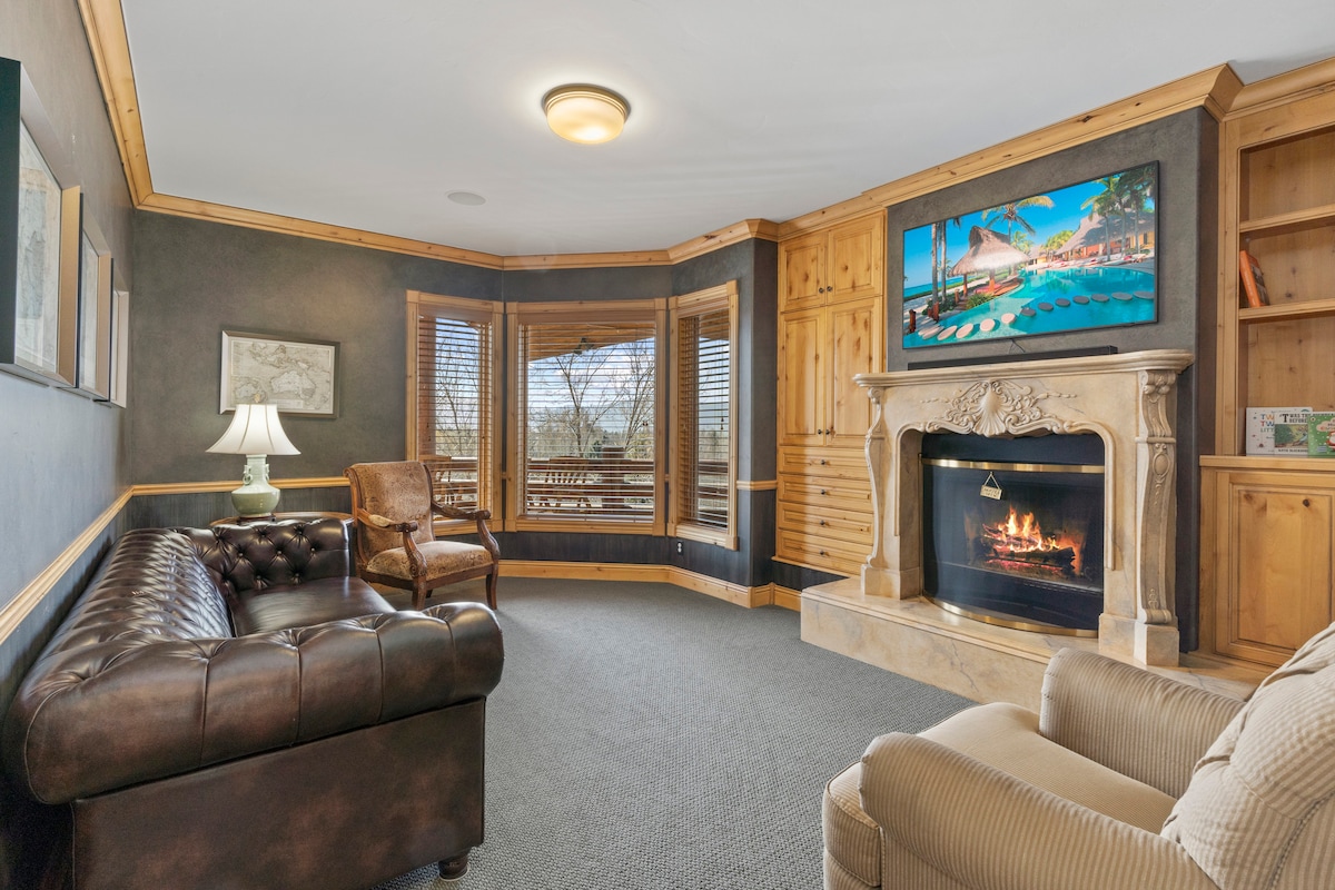 Luxury Midway Mountain Chalet