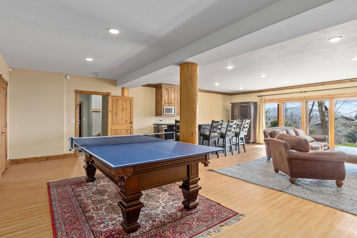Luxury Midway Mountain Chalet
