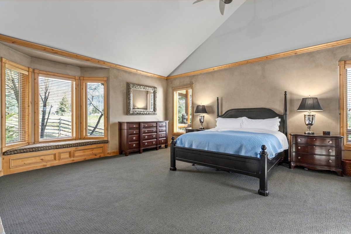 Luxury Midway Mountain Chalet