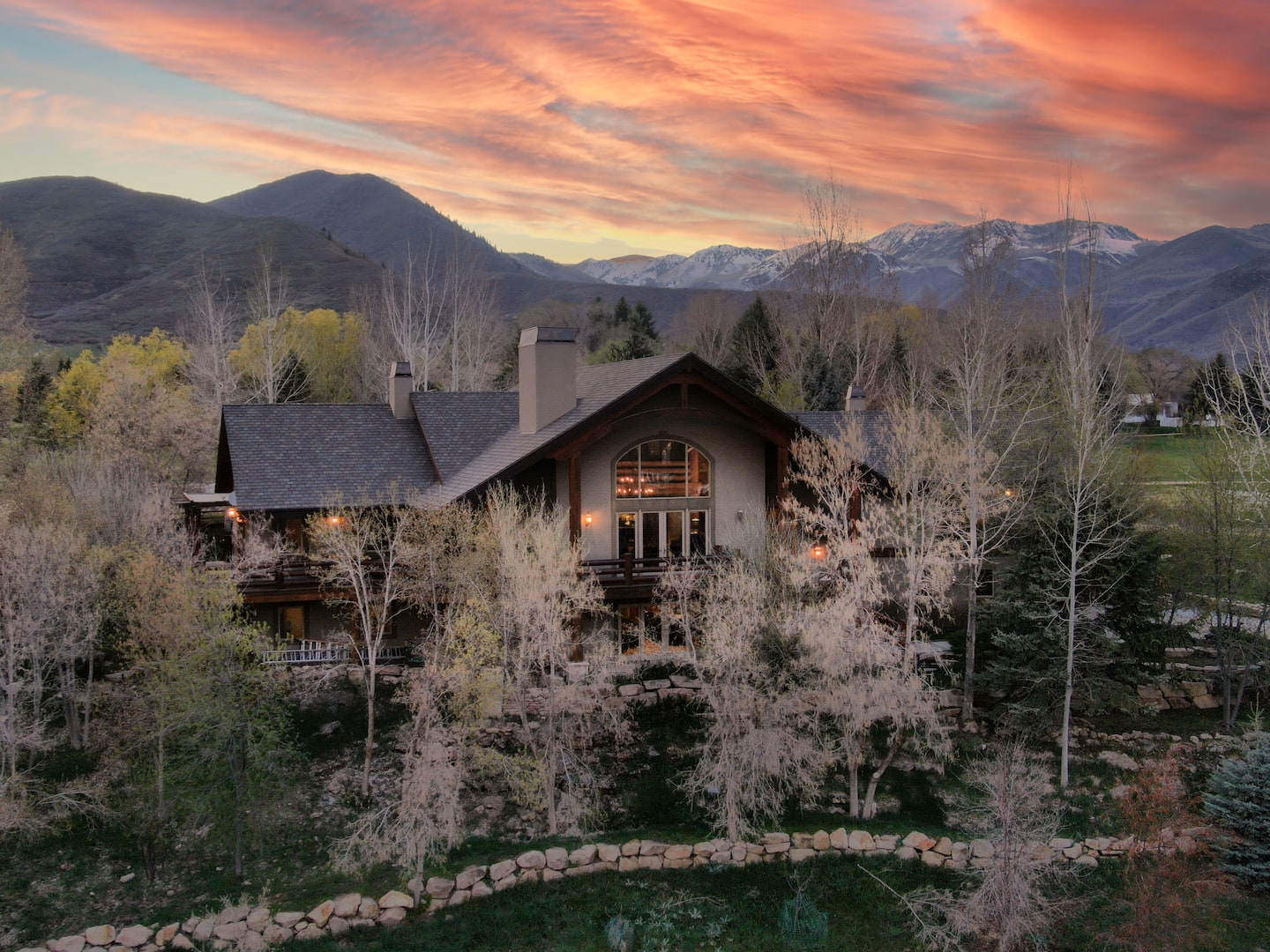 Luxury Midway Mountain Chalet