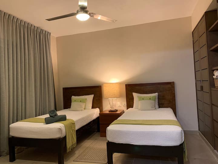 2 ერთადგილიანი საწოლი - მეორე ოთახი