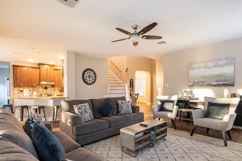 Successful Airbnb property: Getaway with Pool, Hot Tub, Arcade & 7 Bedrooms in Pond Springs