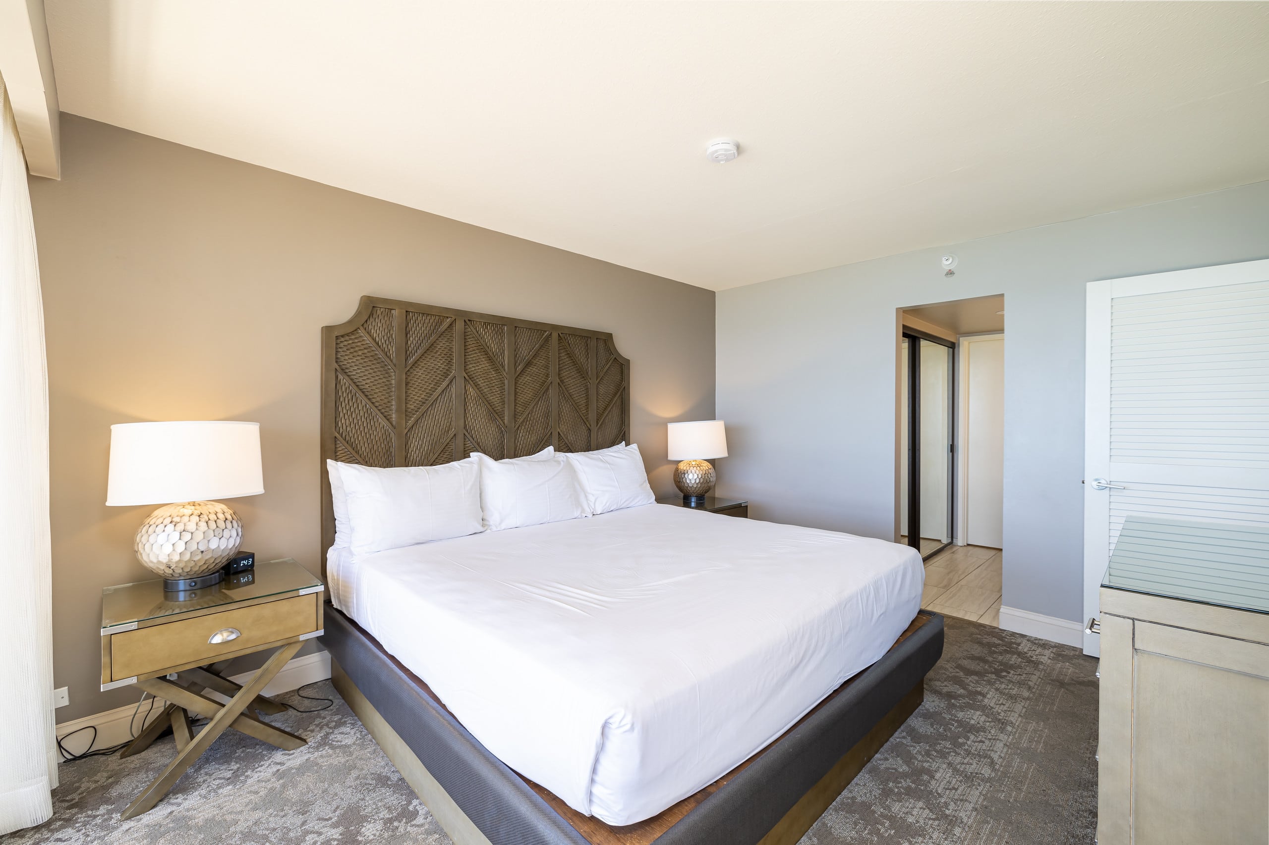 Condo in Honolulu · ★4.87 · 2 bedrooms · 3 beds · 2 private baths - Image 34