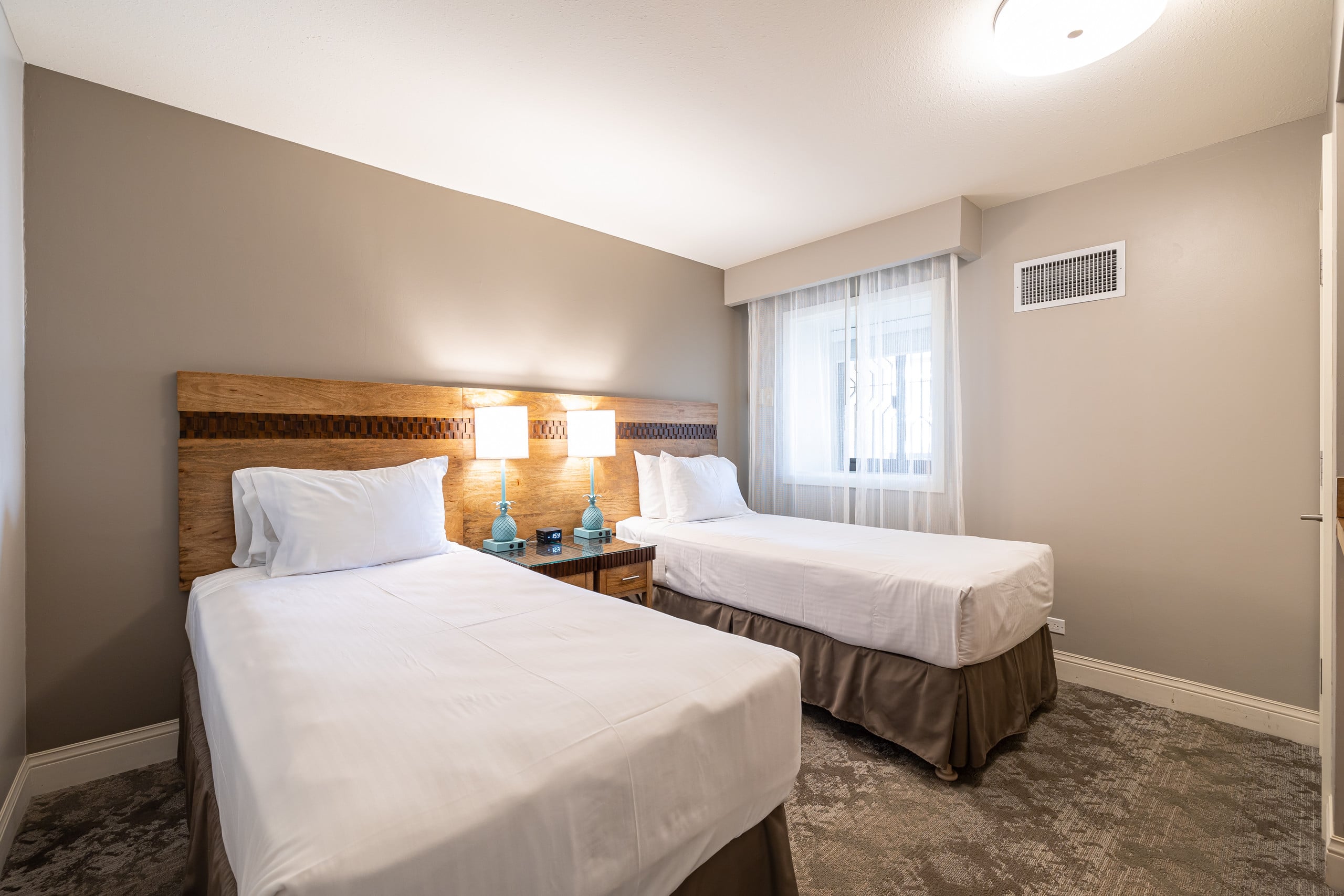 Condo in Honolulu · ★4.87 · 2 bedrooms · 3 beds · 2 private baths - Image 13