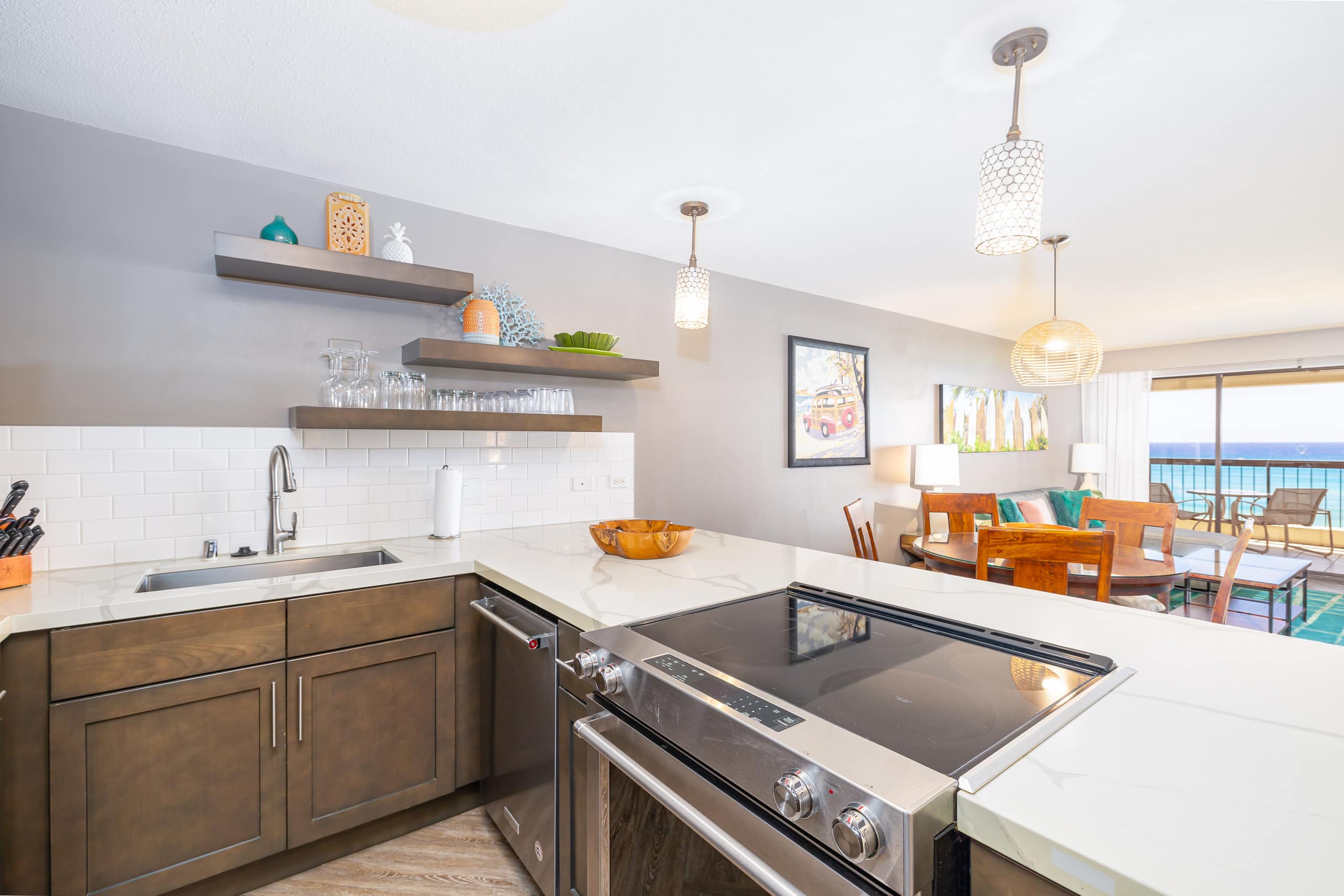 Condo in Honolulu · ★4.87 · 2 bedrooms · 3 beds · 2 private baths - Image 4