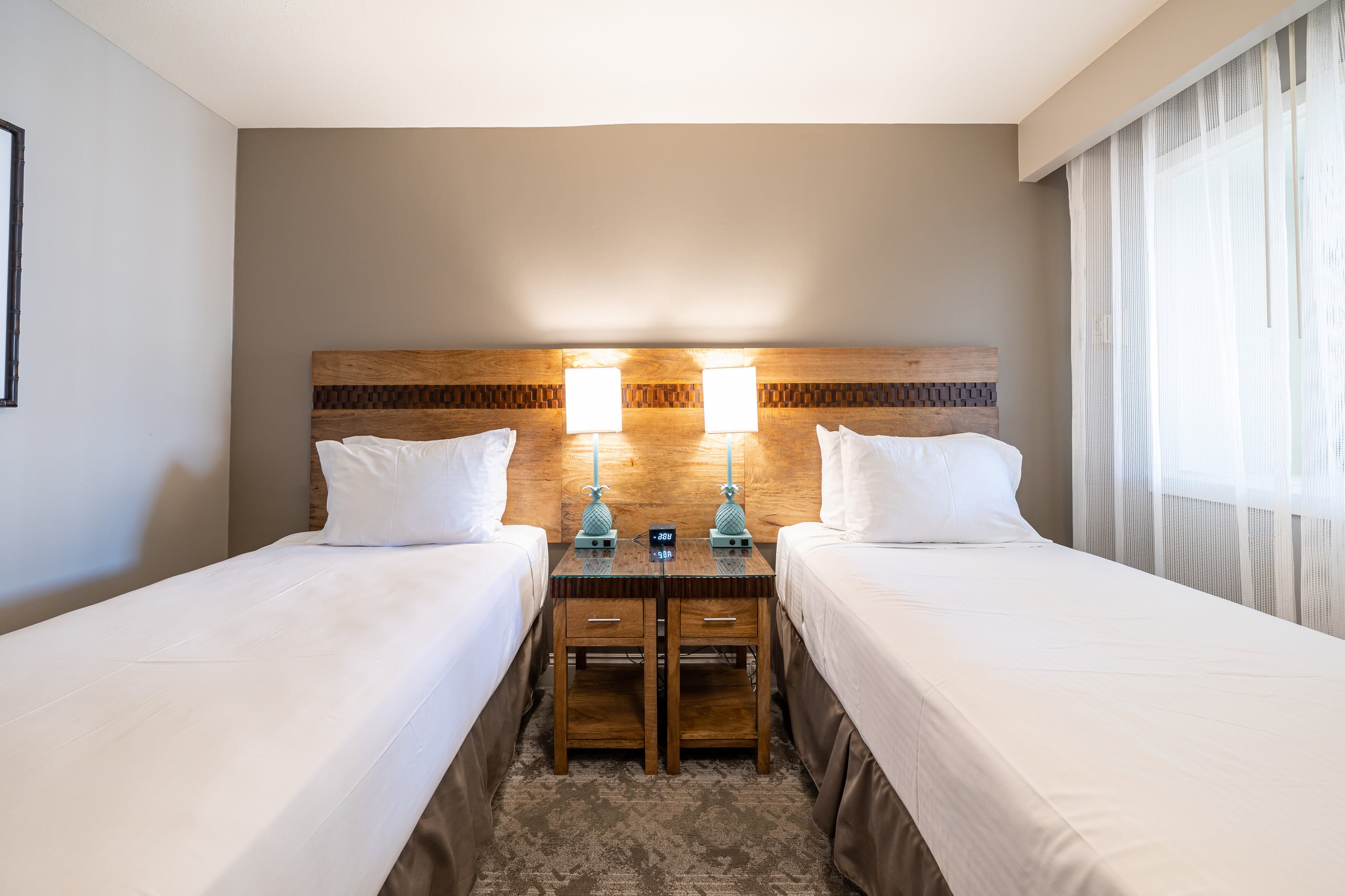 Condo in Honolulu · ★4.87 · 2 bedrooms · 3 beds · 2 private baths - Image 11