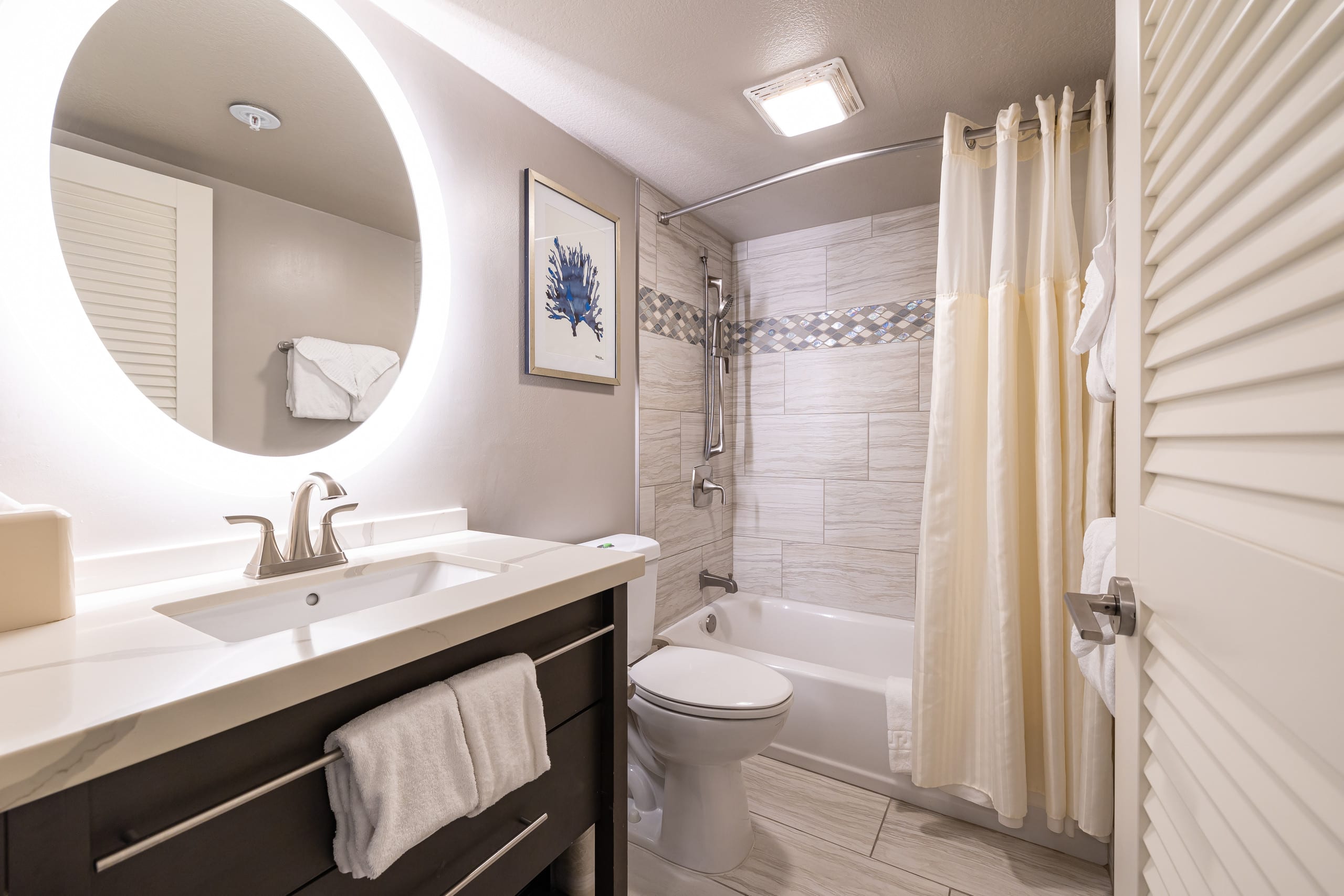 Condo in Honolulu · ★4.87 · 2 bedrooms · 3 beds · 2 private baths - Image 20
