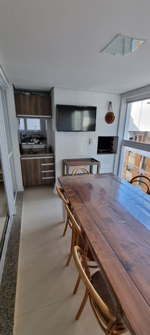 Enchanting apartment with great location.