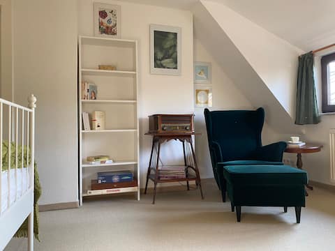 Top Airbnb: Cozy apartment for Leipzig travelers in Altlindenau