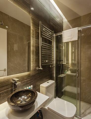 Gran Via IV 5BR 5BH gallery image 5