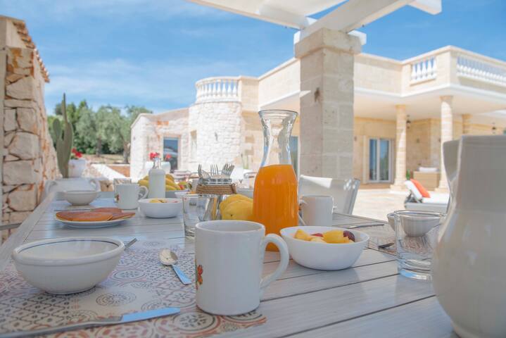 Villa Merlata con piscina al sale riscaldabile gallery image 3