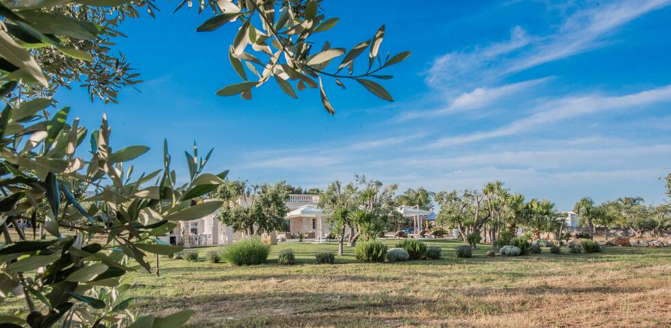 Villa Merlata con piscina al sale riscaldabile gallery image 5