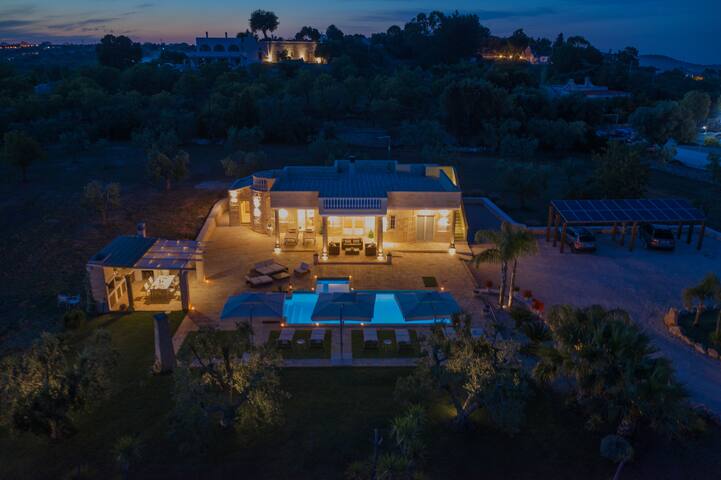 Villa Merlata con piscina al sale riscaldabile gallery image 2