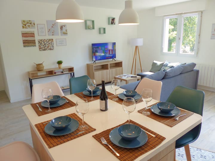 2 bedroom apartment and private parking