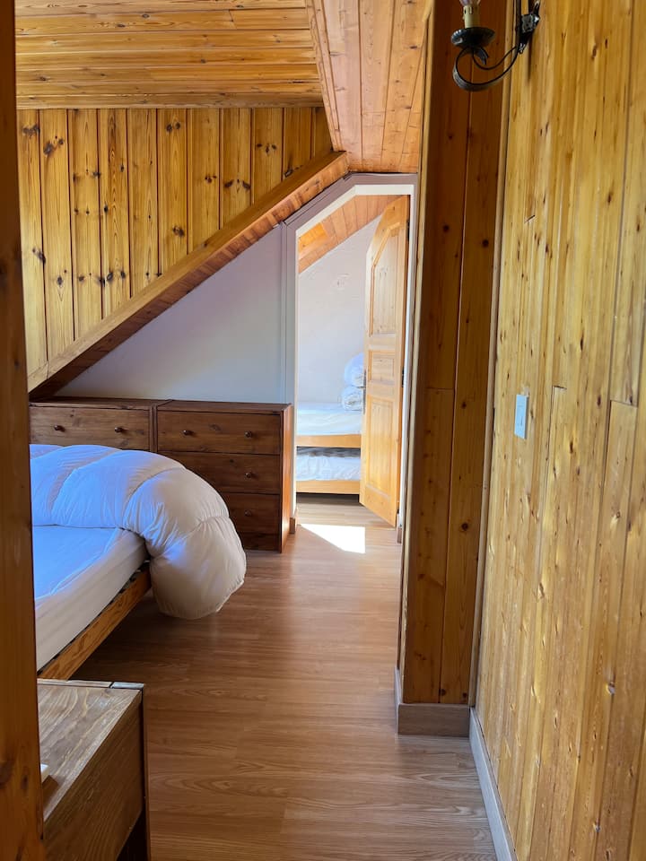 Ზედიზედ 2 საძინებელი