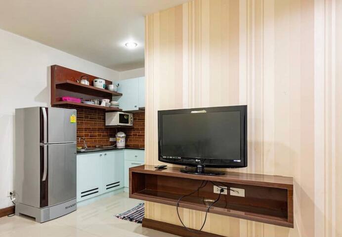 15 people 2min walk to bts ploenchit gallery image 3