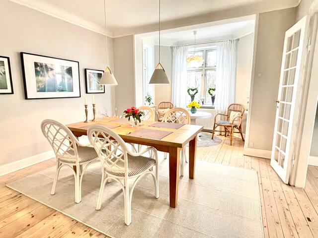 Beautiful Villa near the beach – light & airy.