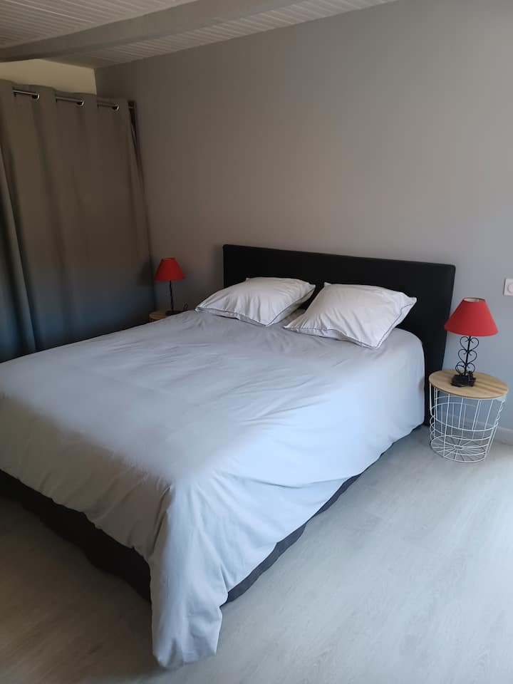 საძინებელი 4