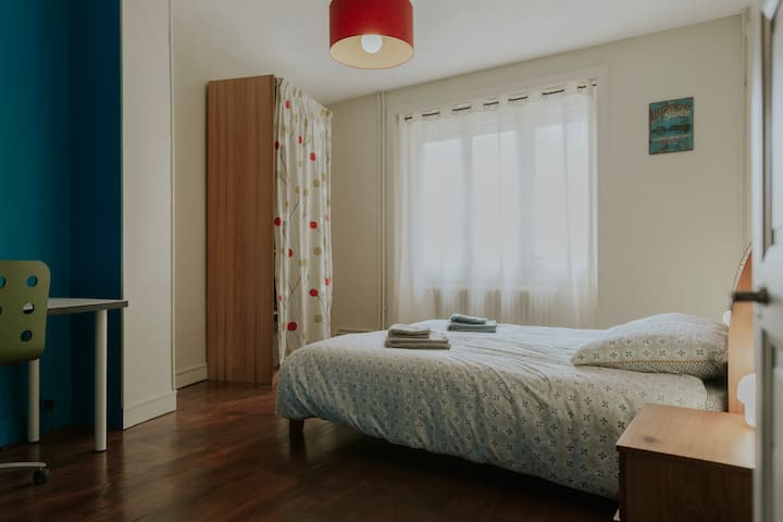 Chambre Numéro 1 avec lit Queen Size (160x200)