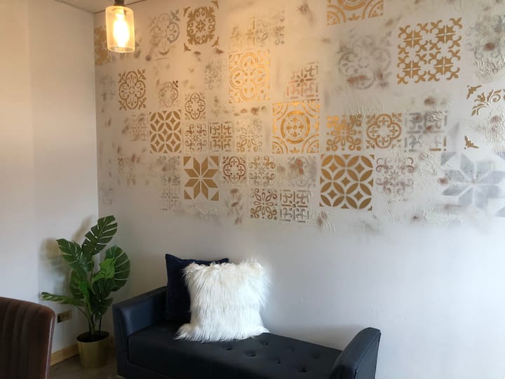 Apt8a+ac+wifi+kitchen+tv+parking@district San Juan - Levittown