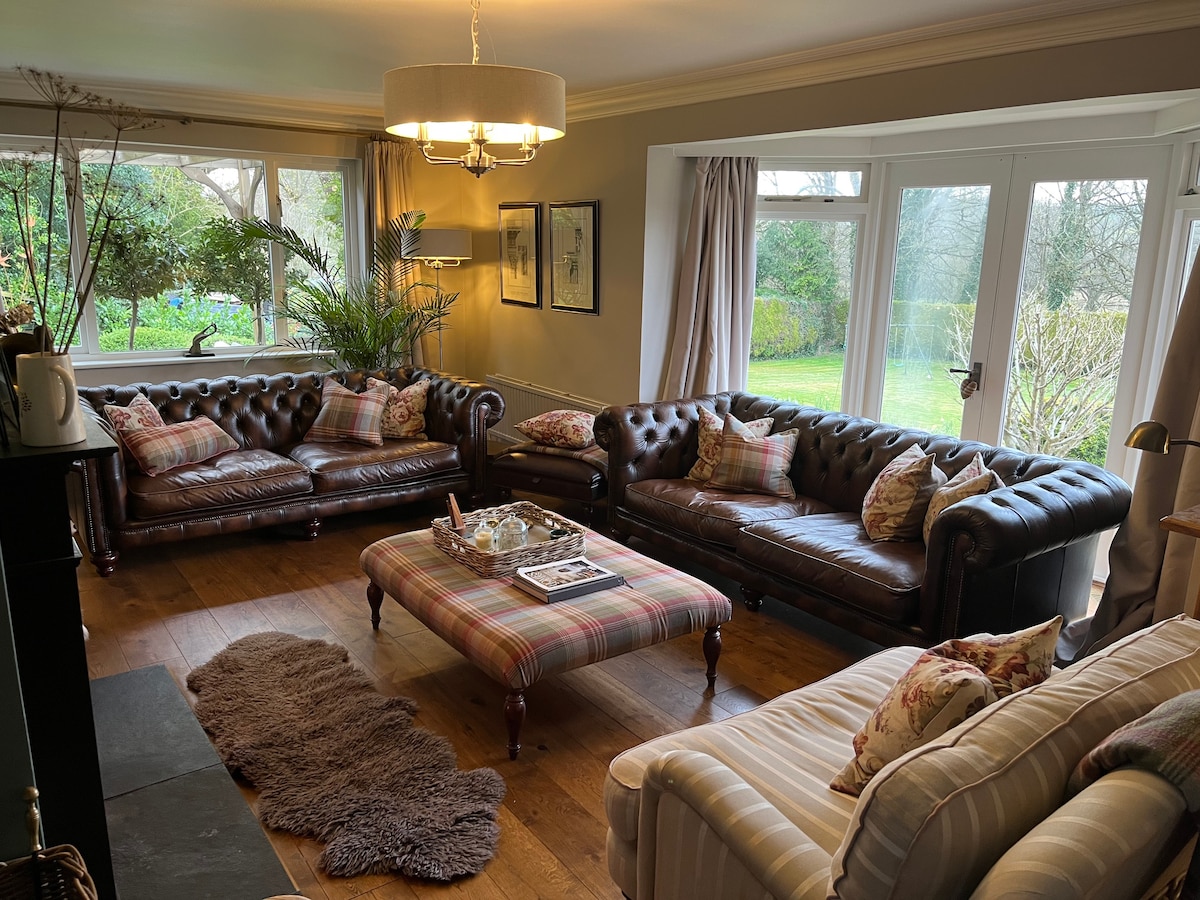 Successful Airbnb property: Central Stockbridge - stunning 6 bedroom home in Test Valley