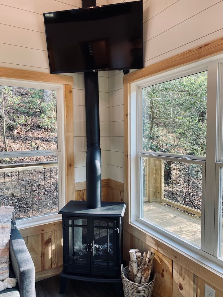 Al's Nest: Secluded Treehouse Overlooking Creek - Dahlonega, GA
