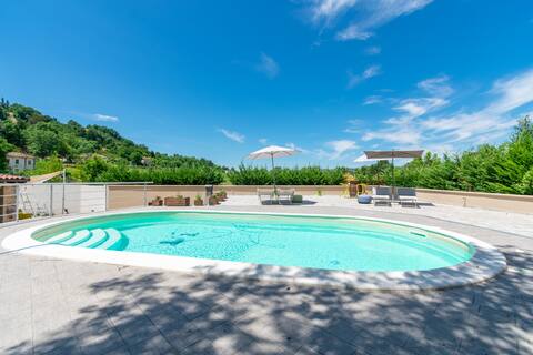 House with pool I Tre Tramonti
