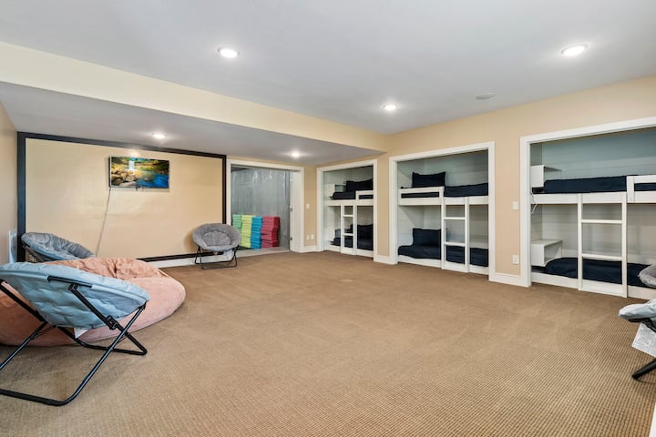 Chumba cha kulala 8 kilicho wazi (ghorofani)