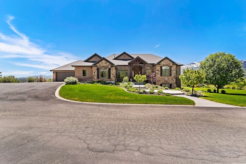 Beautiful 8-Bedroom Mountain Home - Weber Canyon