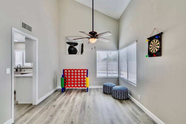 Delightful 4 BR Pool House with Hot Tub gallery image 5