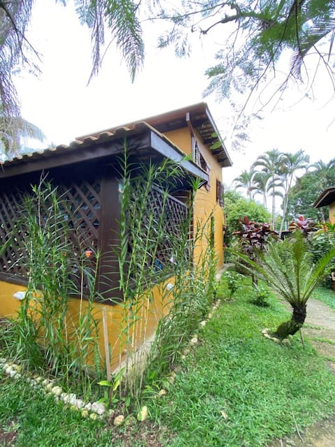 Successful Airbnb property: Cozy cottage! Beach, pool in a gated community in São Sebastião