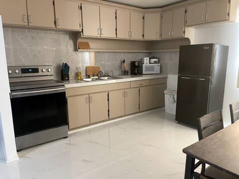 Cozy 2 bedroom private unit