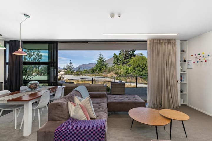 Lovely Panorama Central 2 Bedroom Apartment - Queenstown