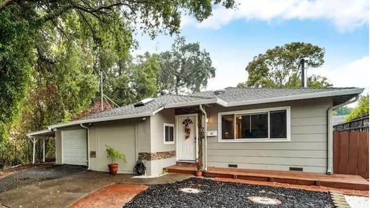 Martinez Cul-de-sac House - Pleasant Hill, CA