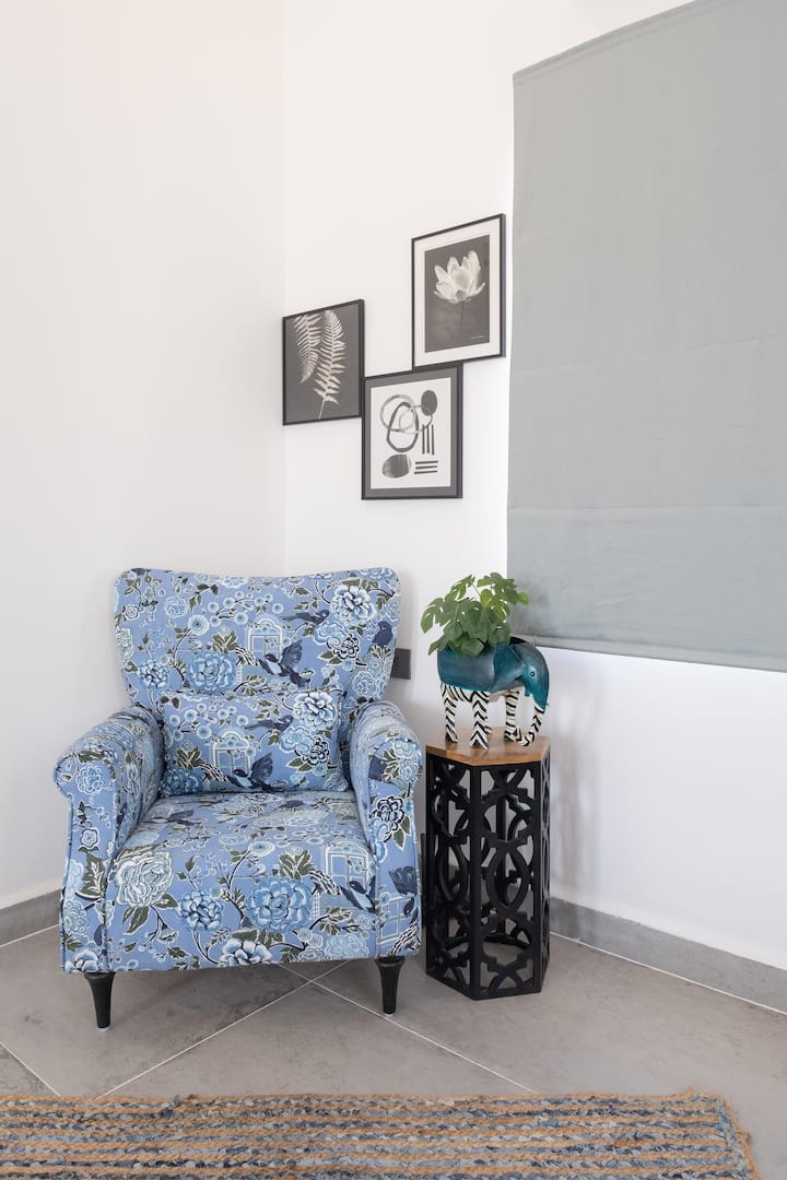Living room image 4